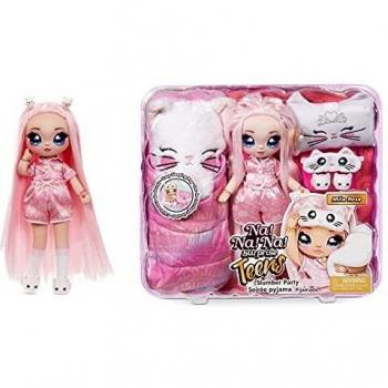 Na Na Na Surprise Teens Slumber Party Moda Mila Rose-Juguete para niños-Coleccionable-Muñeca de Tela de 27 cm, Inspirada en un Gatito Persa-Pelo Rosa, Color