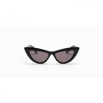 Balmain Stylish Jolie Sunglasses for Summer, Black female, Size: 54 MM
