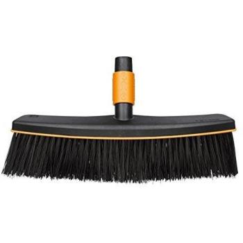 Fiskars Cepillo de exterior, Cabezal de herramienta QuikFit, Ancho: 38 cm, Cerdas de polipropileno, Negro/Naranja, QuikFit, 1001416