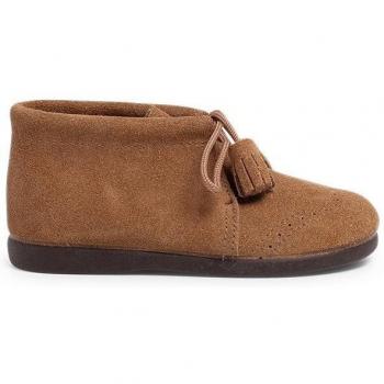 Bota de bebé de piel serraje con picado, borlas y diseño exclusivo