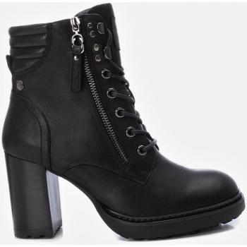 Botines de mujer Carmela 161178 en color negro con tacón de 8cm