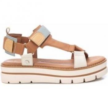 Sandalias de Mujer CARMELA 068543 CAMEL en piel color camel con plataforma y cierre adherente
