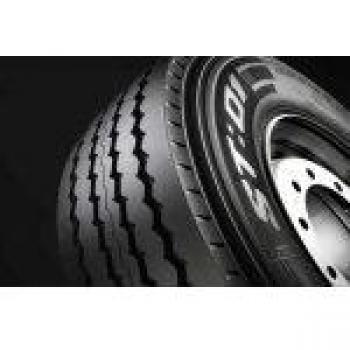 Neumático Pirelli ST01 245/70 R19.5 141/140J para Estación de Carga