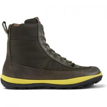 Botas Camper Peu Pista GM verdes con suela a contraste y cordones en kaki