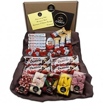 Lote para Regalo +25 Chocolates Kinder y 450 grs de Chuches sin Gluten. Contiene Chocobons, Kinder Chocolate, Kinder Bueno, Kinder Joy, Happy Hippo y Chuches. Opción de Tarjeta Dedicada Personalizada