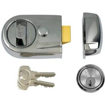Cerradura Yale Y3 Nightlatch Moderna 60mm con Acabado Cromado Pulido y Seguridad Estándar
