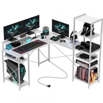 Escritorio Esquinero en L HOMCOM con Almacenamiento, Enchufe Integrado y Soporte para Monitor - Blanco