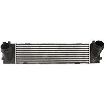 Intercooler NRF 30482 - Intercooler de alta eficiencia, fabricado en aluminio, diseñado para mejorar el rendimiento del motor, compatible con múltiples modelos de vehículos, incluye conexiones y soportes necesarios para una instalación fácil