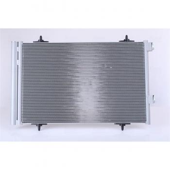 Condensador de aire acondicionado NISSENS 940189 con características de alta eficiencia, diseño optimizado para un mejor rendimiento térmico y compatibilidad con sistemas de refrigeración