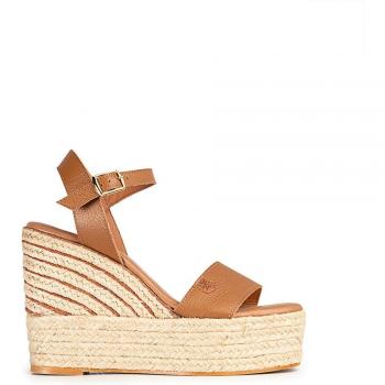 Sandalias de cuña de piel en color cuero