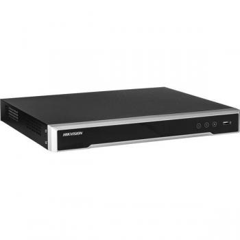 NVR Hikvision DS-7608NI-I2/8P con capacidad de grabación de hasta 12 megapíxeles y 8 puertos PoE integrados