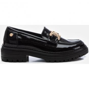 Mocasines de mujer Xti en piel negra con horsebit dorado 14172701S12A