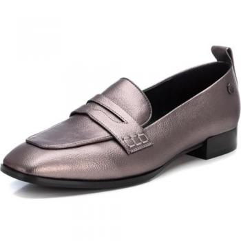 Mocasines planos de mujer Xti 143035 en material vegano, color gris, talla 37, altura de tacón de 1 a 3 cm, sin adorno, estilo casual
