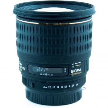 Sigma 28mm f/1.8 EX DG Macro Lens for Pentax Cameras