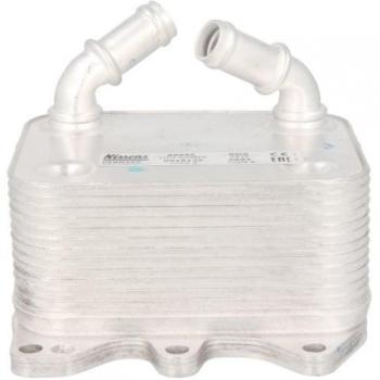 Enfriador de aceite NISSENS 90995 con características de alta eficiencia en la refrigeración del aceite del motor, diseño optimizado para un mejor flujo y durabilidad, compatible con múltiples modelos de vehículos