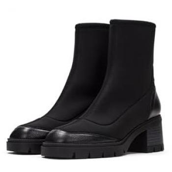 Botín de mujer Hispanitas Everest Hi243681 negro con suela track