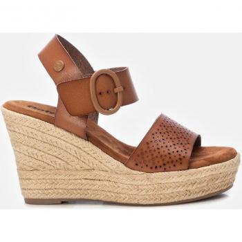 Sandalias de cuña Refresh 171880 Taupe con hebilla