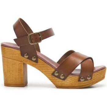 Sandalias de mujer Lois con cierre de hebilla y detalle de tachuelas