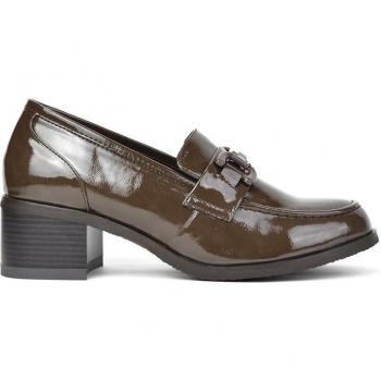 Mocasines de mujer con tacón y adorno metálico