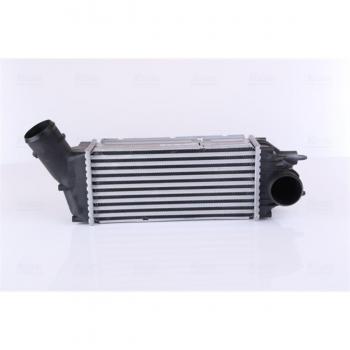 Intercooler NISSENS 96720 - Intercooler de alto rendimiento, fabricado en aluminio, diseñado para mejorar la eficiencia del motor y reducir la temperatura del aire de admisión, compatible con varios modelos de vehículos, fácil instalación, alta