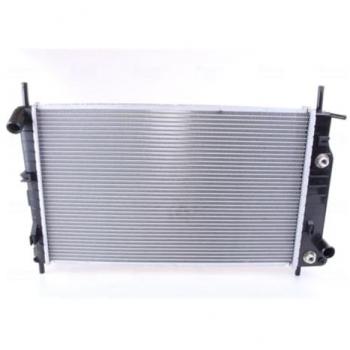 Radiador de refrigeración del motor NISSENS 62050, compatibilidad con diversos modelos de vehículos, alta eficiencia en la disipación de calor, fabricado con materiales de calidad para mayor durabilidad, diseño optimizado para un fácil montaje y