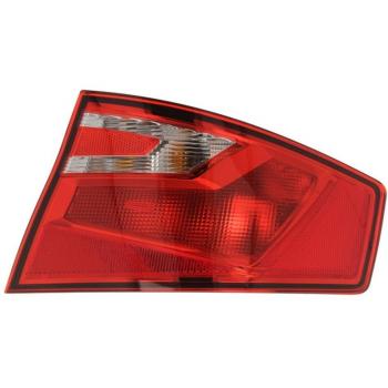 Luz trasera HELLA 2SD 011 140-061, piloto trasero con diseño de alta visibilidad, tecnología LED, resistencia al agua y a impactos, fácil instalación y compatible con múltiples modelos de vehículos