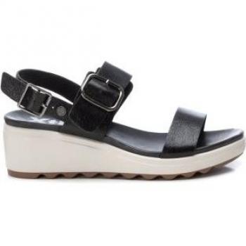 Sandalia de mujer Xti 142702 negro con hebilla