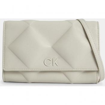 Bandolera mini acolchada en gris con solapa de Calvin Klein
