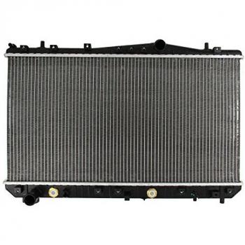 Radiador NISSENS 61665 para refrigeración del motor, diseñado para proporcionar una óptima transferencia de calor, fabricado con materiales de alta calidad, compatible con múltiples modelos de vehículos, incluye conexiones precisas y sellos duraderos