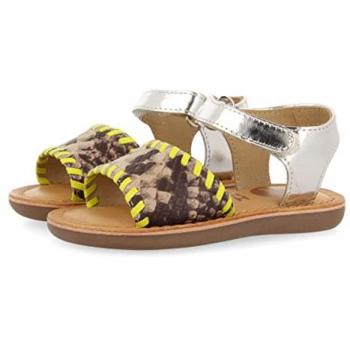 Gioseppo Sandalias Elanora para Niña con Detalles en Flúor Amarillo y Animal Print, tamaño 24 EU