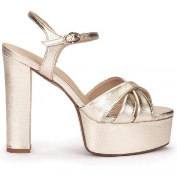 Sandalias de tacón de piel metalizada en color platino con plataforma