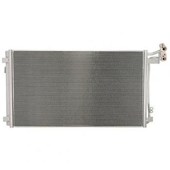 Condensador de aire acondicionado NISSENS 940793 con características de alta eficiencia, diseño optimizado para un mejor rendimiento térmico y compatibilidad con sistemas de refrigeración