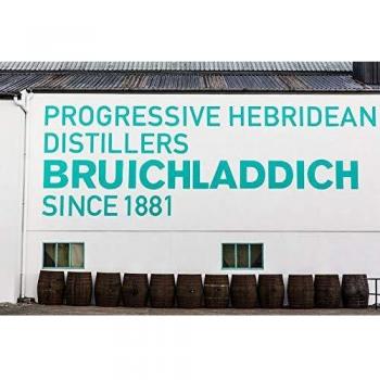 Caja de regalo Bruichladdich Classic Laddie con dos copas 50% 0,7L - Whisky Escocés de Cebada Sin Ahumar Islay Single Malt