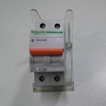Schneider Electric 12519 Domae 6Ka,2P,32A