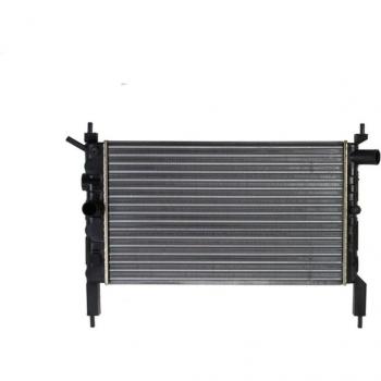 Radiador de refrigeración del motor NISSENS 632761, con alta eficiencia térmica, diseño optimizado para una mejor circulación del líquido refrigerante, fabricado con materiales de calidad para una mayor durabilidad y resistencia a la corrosión