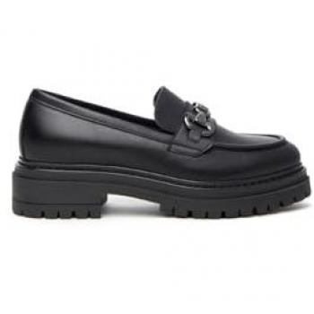 Mocasines de mujer Nero Giardini modelo I411410 en piel negra con suela plana