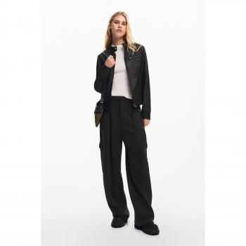 Cazadora de mujer biker Desigual con cremallera en color negro