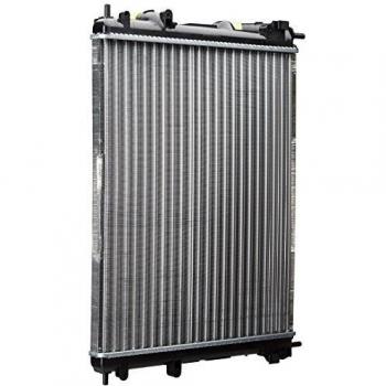 Radiador de refrigeración del motor NISSENS 637931, compatible con diversas marcas y modelos de vehículos, fabricado en aluminio para una mejor conductividad térmica, diseño optimizado para un flujo de aire eficiente, incluye conexiones precisas para