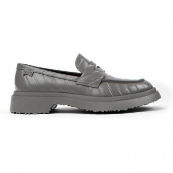 Mocasines de mujer grises de piel con pespuntes de rayas