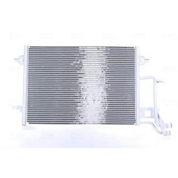 Condensador de aire acondicionado NISSENS 94593, compatible con sistemas de aire acondicionado, alta eficiencia en refrigeración, fabricado con materiales de calidad para una larga durabilidad y rendimiento óptimo