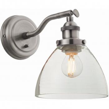 Aplique de pared Hansen de acero y vidrio con pintura plata cepillada, vidrio transparente y 1 bombilla de 22cm