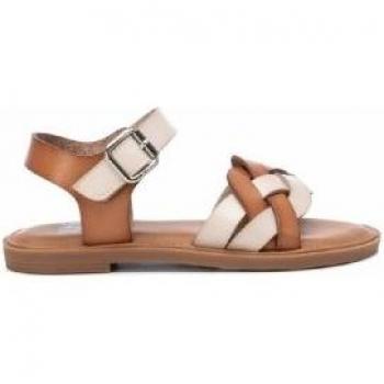 Sandalias de Niña XTI 058076 HIELO con Cierre de Hebilla y Detalles en Color Beige