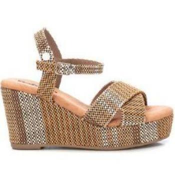 Sandalia de mujer Refresh 171806 Taupe con cuña de 8cm y hebilla