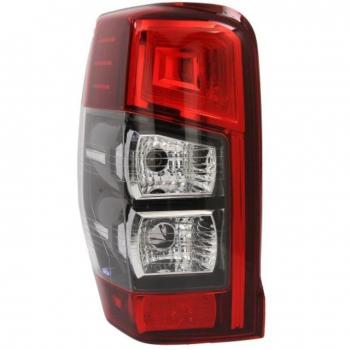 Luz trasera TYC 11-15098-06-2 con características de piloto trasero