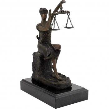 BeyBerk 8 horas en. Justicia de la Señora Estatua victoriosos
