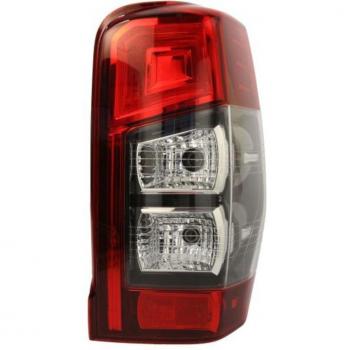 Luz trasera TYC 11-15097-06-2 con características de piloto trasero, diseño específico para vehículos, fácil instalación y alta visibilidad