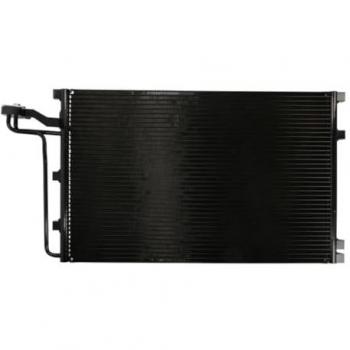 Condensador de aire acondicionado Thermotec KTT110240 - Alta eficiencia, diseño compacto, fácil instalación, compatible con múltiples modelos de vehículos, rendimiento óptimo en diversas condiciones climáticas