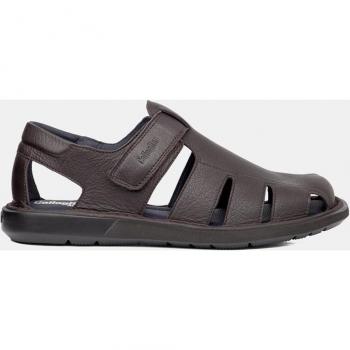 Sandalias cerradas de hombre en piel con sistema Adaptaction y cierre adherente