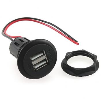 Enchufe USB Doble (2X 2,5A / 5V) para la Carga y el Funcionamiento de aparatos móviles en vehículos con Red de a Bordo de 12V / 24V