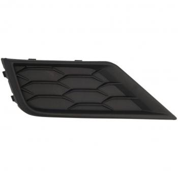 Parachoques delantero BLIC 6502-07-9588990P con revestimiento frontal, fabricado en plástico de alta calidad, diseñado para vehículos específicos, incluye accesorios de instalación y cumple con estándares de seguridad